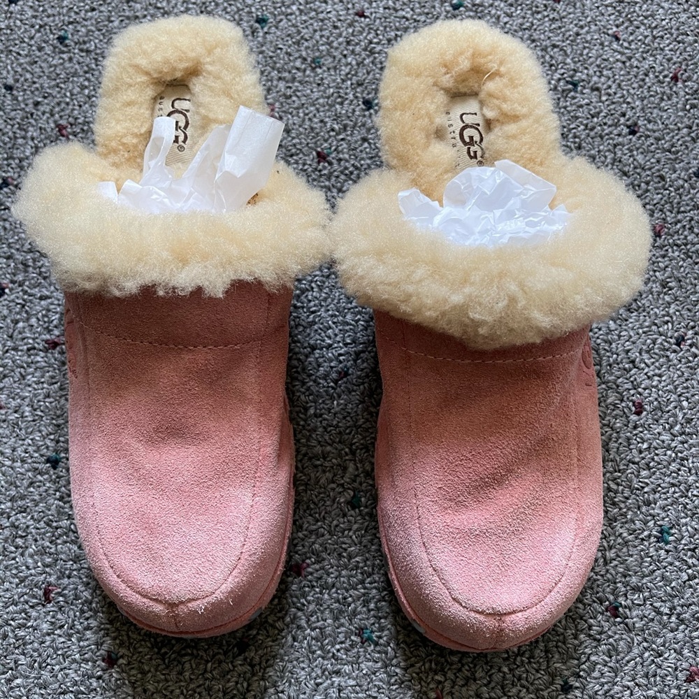 WOMENS vintage UGG clogs genuine suede shearling